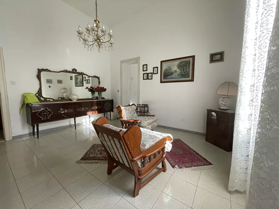 Immagine 1 di Appartamento in vendita  in Via Alessandro Manzoni a Cecina