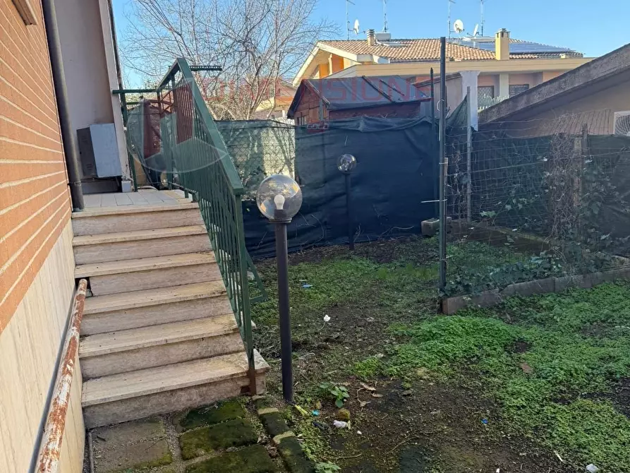 Immagine 4 di Trilocale in vendita  in VIA DEL FOSSO DELL'OSA a Roma
