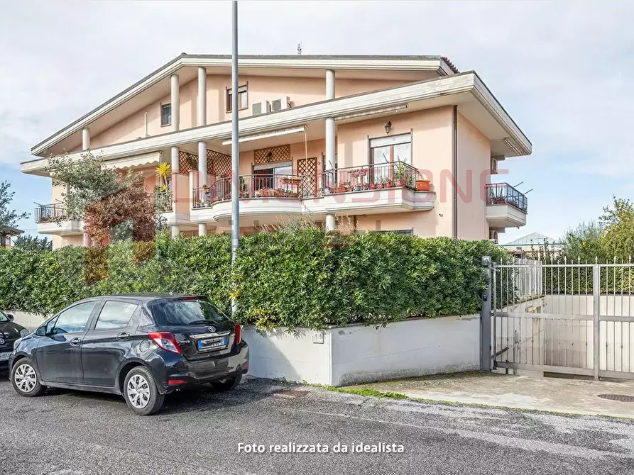 Immagine 30 di Quadrilocale in vendita  in Via delle due torri a Roma