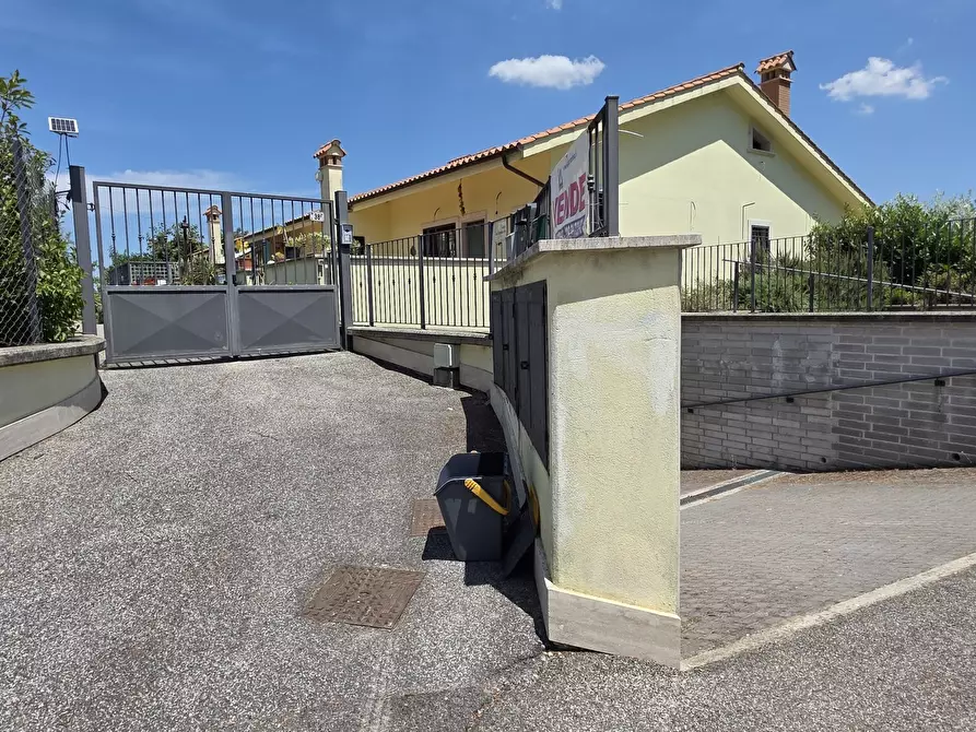 Immagine 33 di Casa trifamiliare in vendita  in Via Flaminia 38 a Morlupo