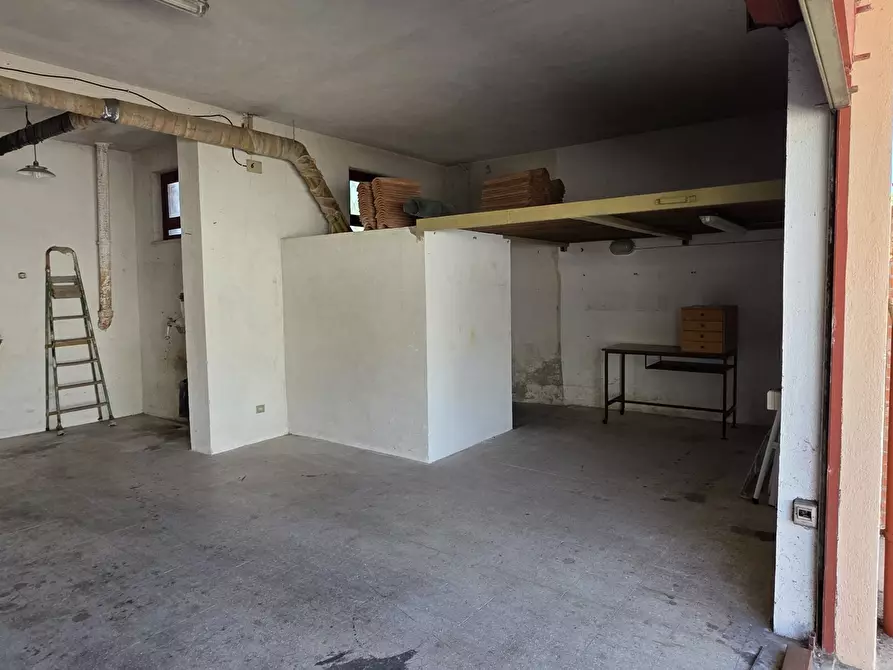 Immagine 45 di Villa in vendita  in Via Aldo Moro 11 a Castelnuovo Di Porto