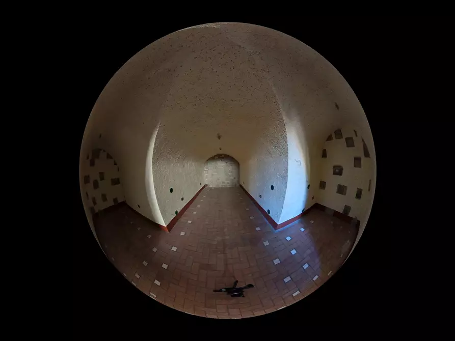 Immagine 28 di Locale commerciale in vendita  in Largo G. Roncacci 9 a Morlupo