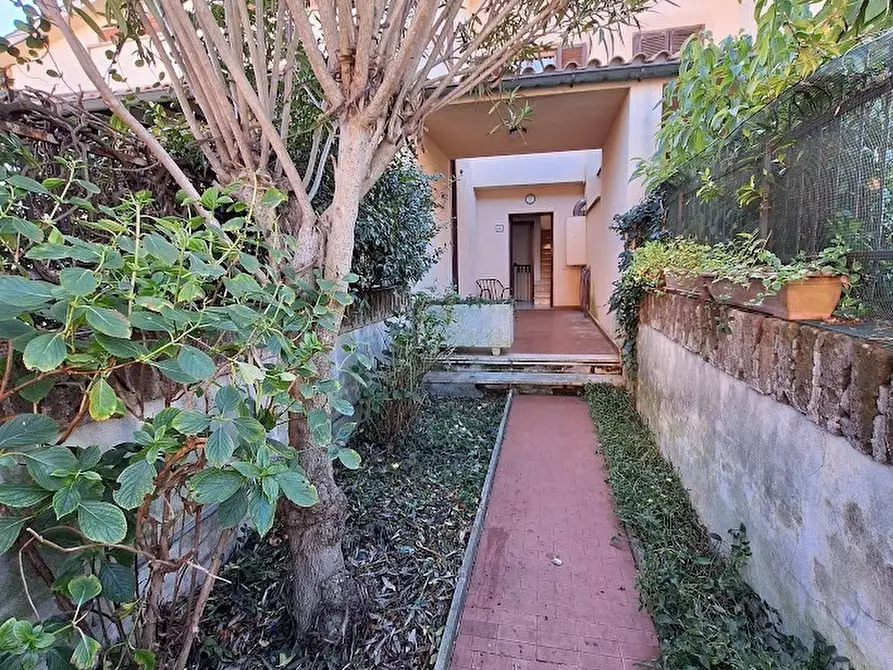 Immagine 1 di Casa bifamiliare in vendita  in Via Gian Lorenzo Bernini 26 a Rignano Flaminio