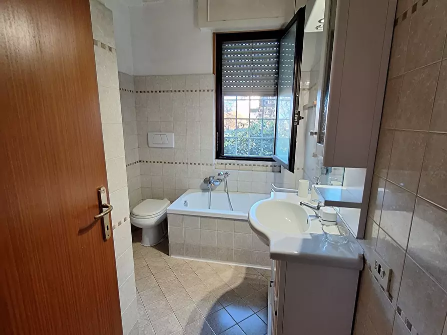 Immagine 35 di Appartamento in vendita  in Via G. di Vittorio 3 a Morlupo