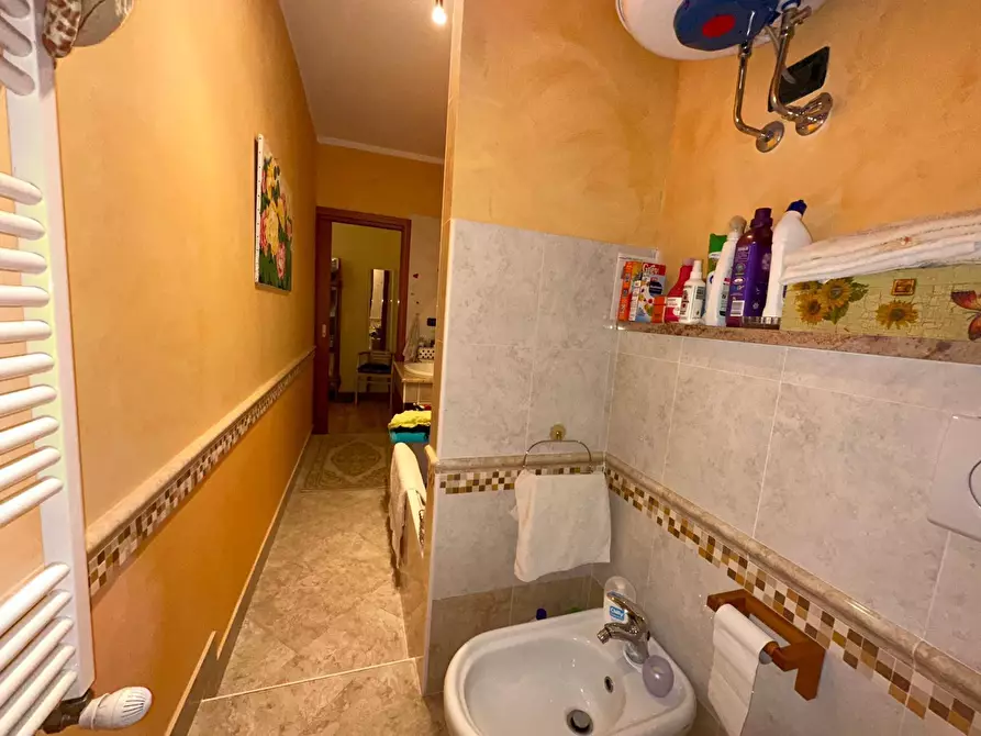 Immagine 25 di Trilocale in vendita  a Nole