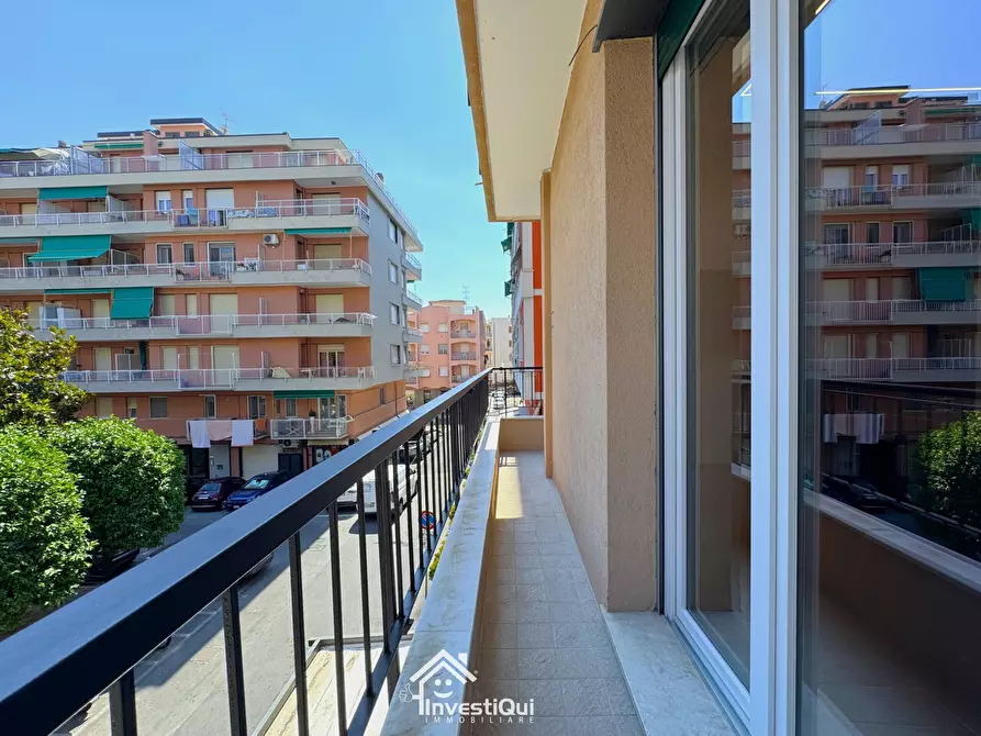 Immagine 40 di Trilocale in vendita  in Piazza della Vittoria 36 a Pietra Ligure