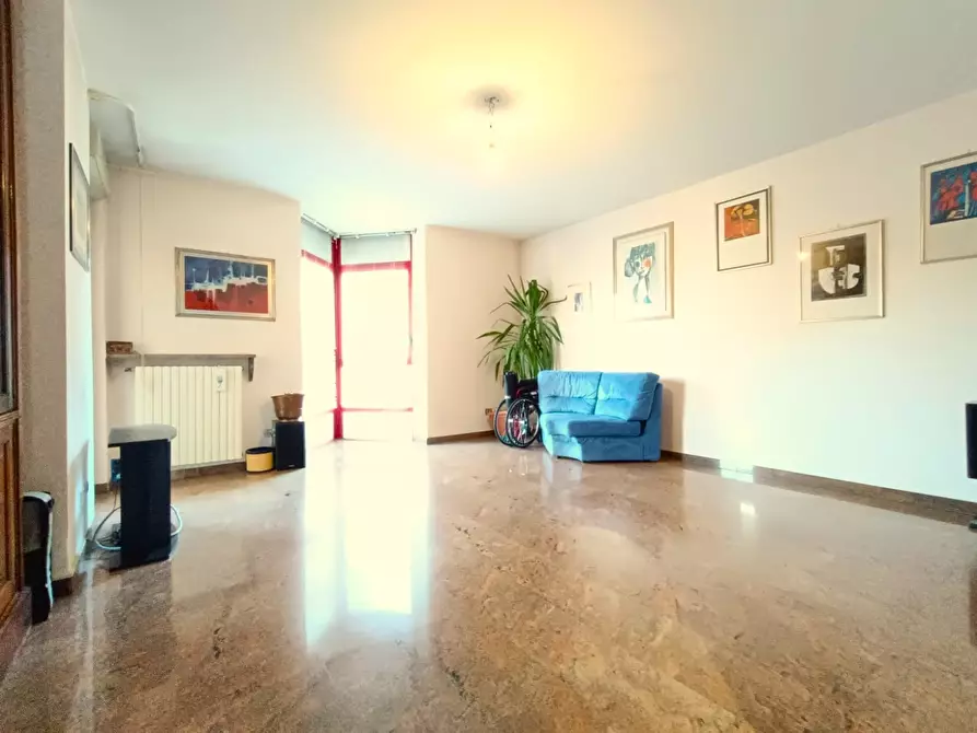 Immagine 5 di Pentalocale in vendita  in Via Villarbasse 32 a Torino