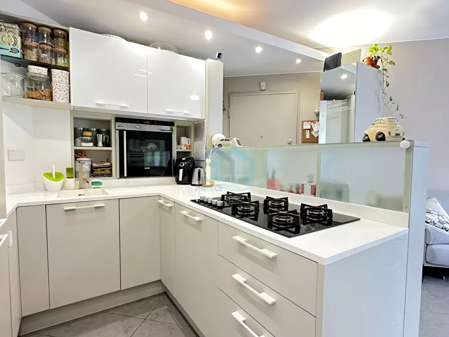 Immagine 8 di Quadrilocale in vendita  in Via Privata Vistamare 6 a Savona