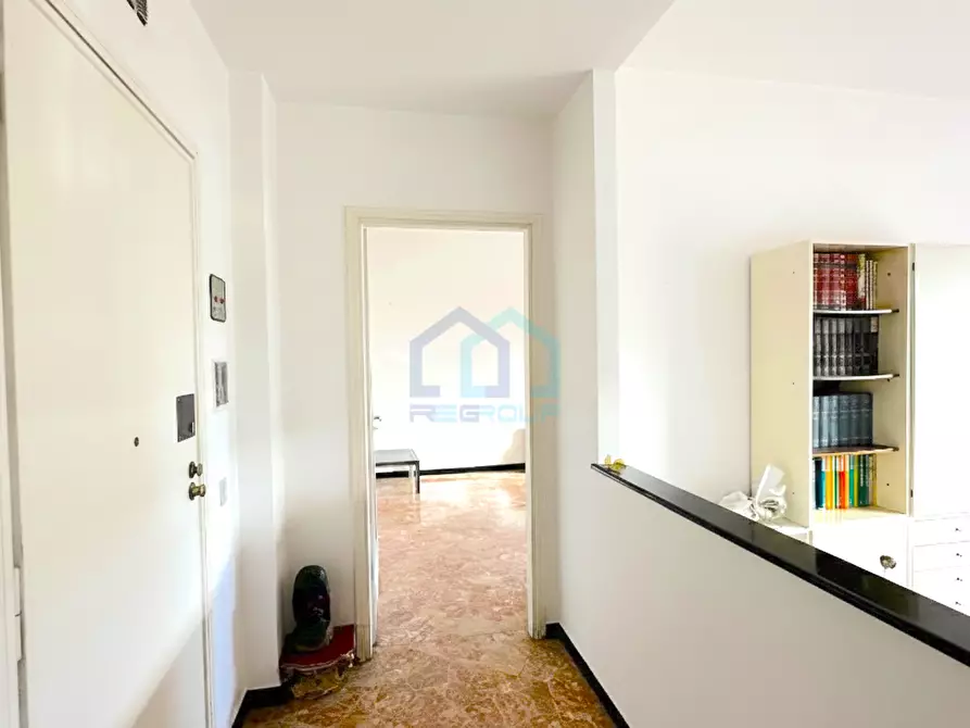 Immagine 3 di Pentalocale in vendita  in Via San Francesco D'Assisi 4a a Savona