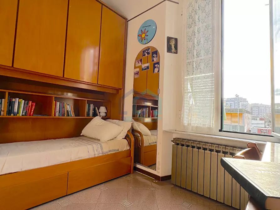 Immagine 13 di Pentalocale in vendita  in Via Piave 25 a Savona