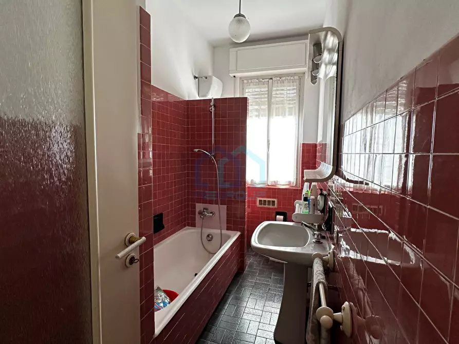 Immagine 15 di Pentalocale in vendita  in Via San Francesco D'Assisi 4a a Savona