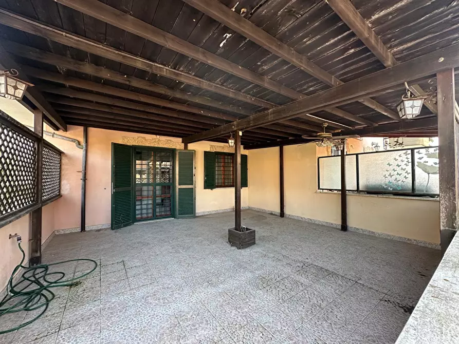 Immagine 5 di Casa trifamiliare in vendita  in Via Svetonio 73 a Guidonia Montecelio