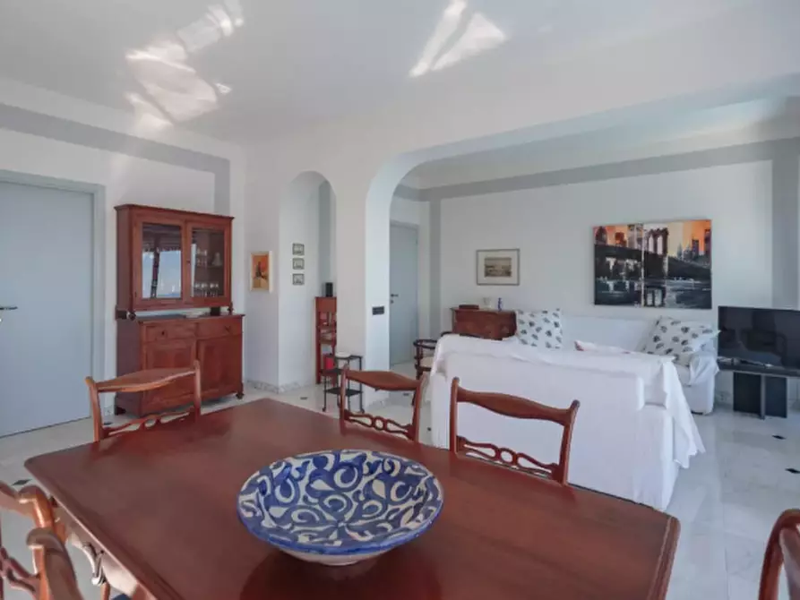 Immagine 11 di Quadrilocale in affitto  a Chiavari