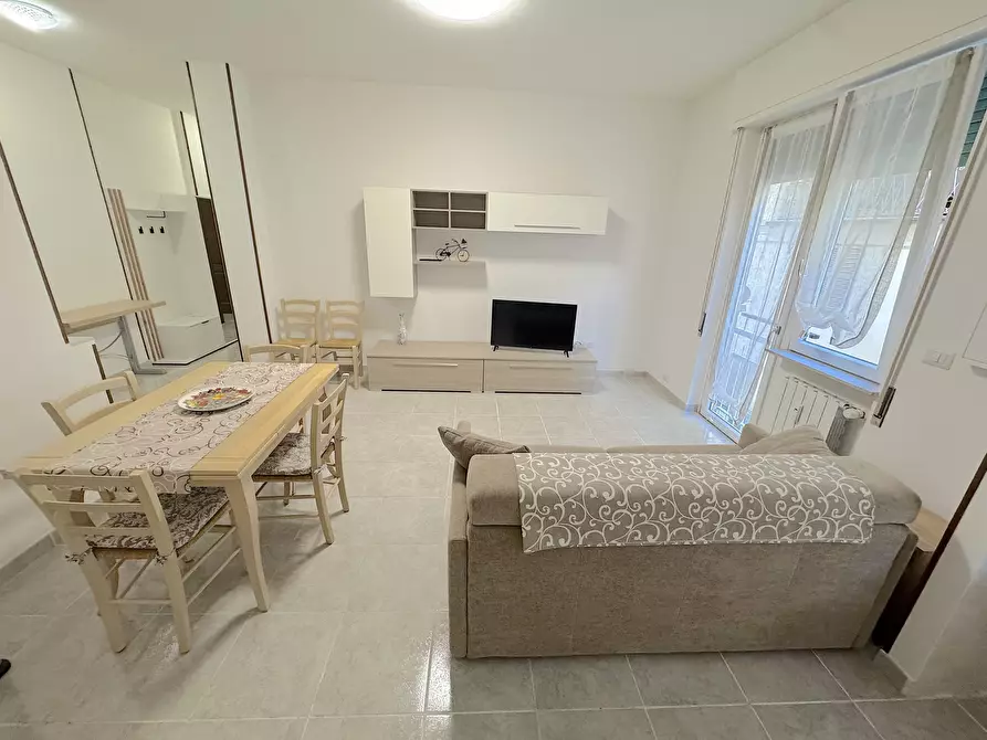 Immagine 8 di Trilocale in affitto  a Chiavari