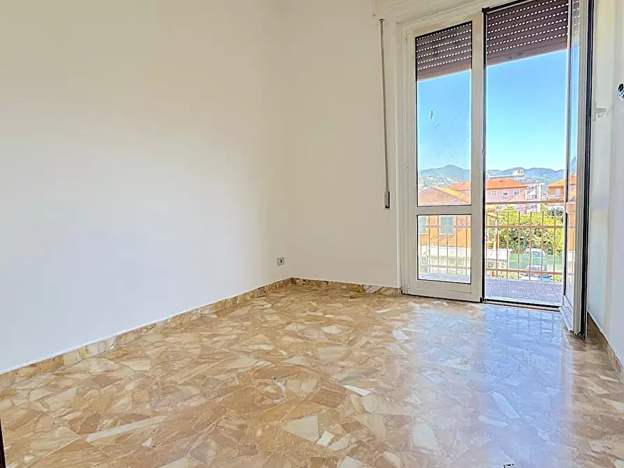 Immagine 1 di Trilocale in vendita  a Cogorno