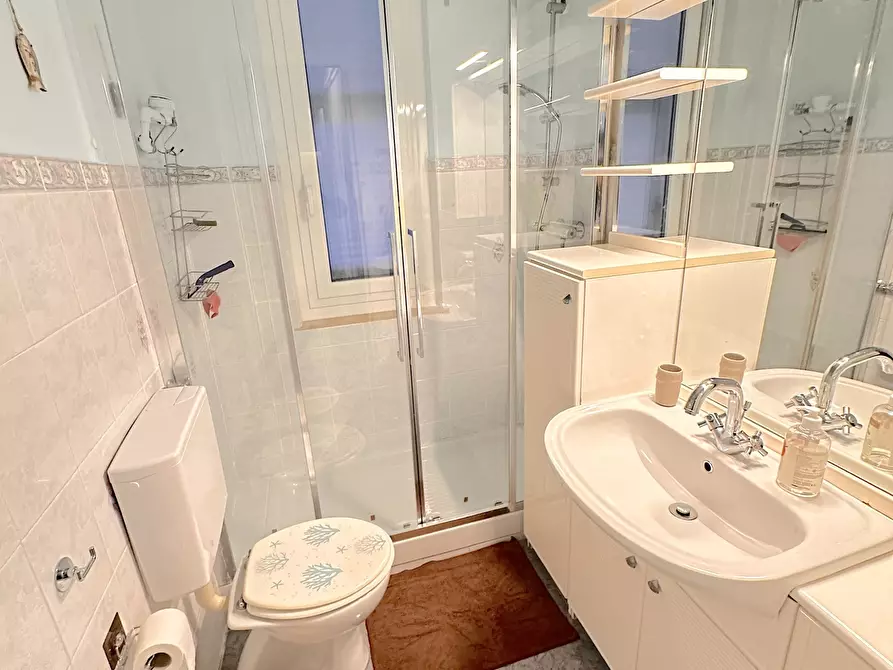 Immagine 12 di Bilocale in affitto  a Chiavari