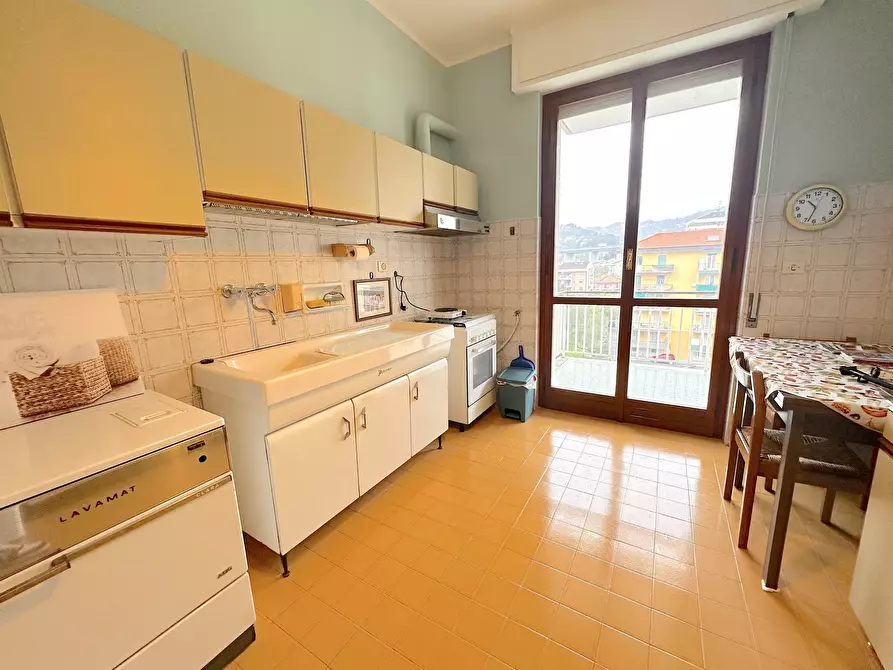 Immagine 4 di Trilocale in affitto  a Chiavari