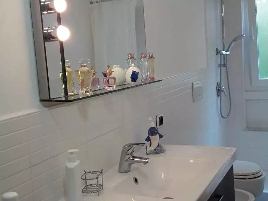 Immagine 15 di Bilocale in affitto  a Lavagna