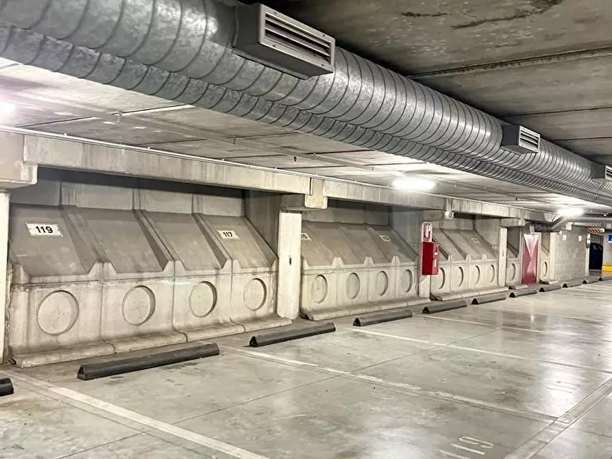 Immagine 7 di Garage in affitto  in Piazza Santa Maria Novella a Firenze