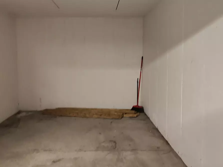 Immagine 2 di Garage in vendita  in Via Baracca a Firenze