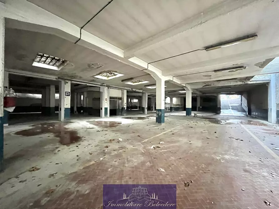 Immagine 7 di Garage in vendita  in Via Baracca a Firenze