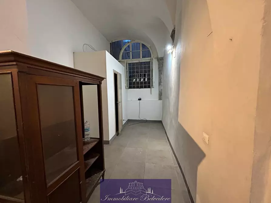 Immagine 4 di Locale commerciale in vendita  in Piazza Santa Croce a Firenze