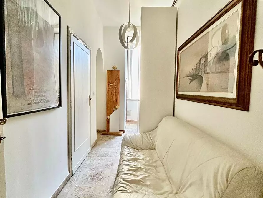 Immagine 3 di Trilocale in affitto  in Via Giuseppe Garibaldi a Firenze