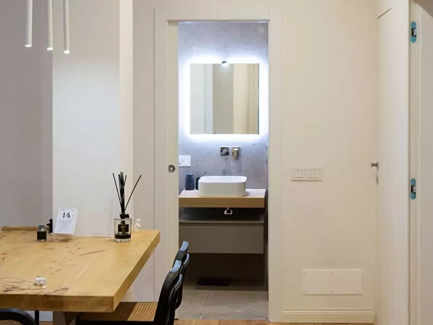 Immagine 11 di Trilocale in vendita  in Via Centostelle a Firenze