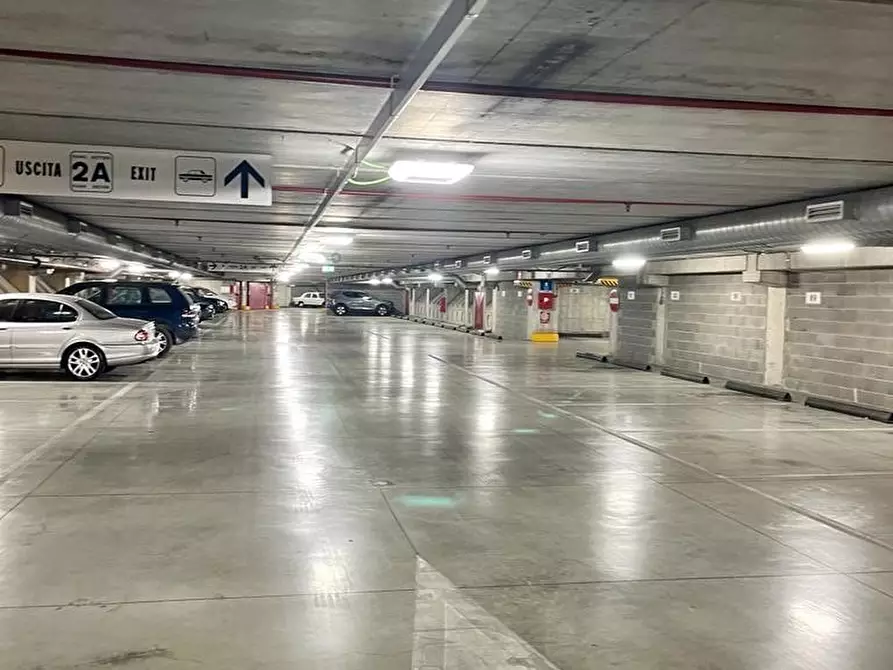 Immagine 9 di Garage in vendita  in Piazza della Stazione a Firenze