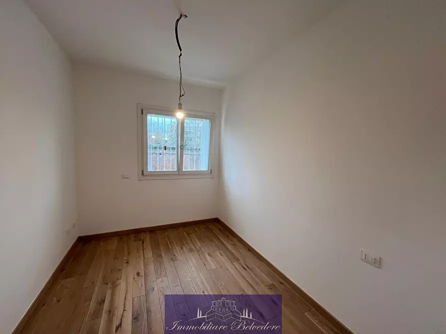 Immagine 3 di Ufficio in vendita  in Via Mazzini a Camaiore