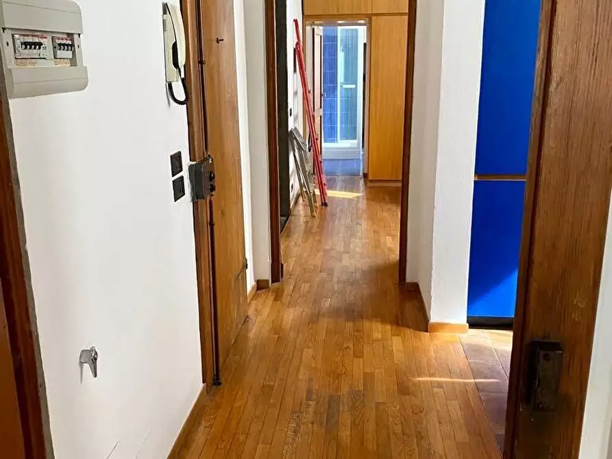 Immagine 11 di Trilocale in vendita  in Piazza D'Azeglio a Firenze