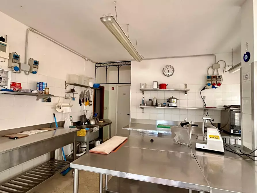 Immagine 3 di Locale commerciale in vendita  in Via Odoardo Borrani a Firenze