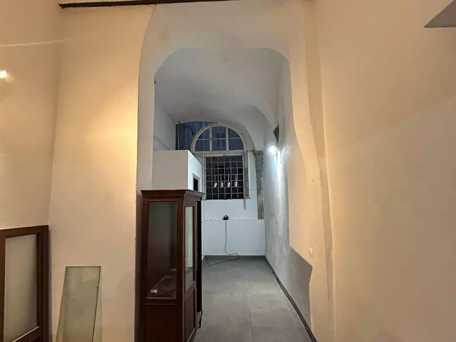 Immagine 3 di Locale commerciale in vendita  in Piazza Santa Croce a Firenze