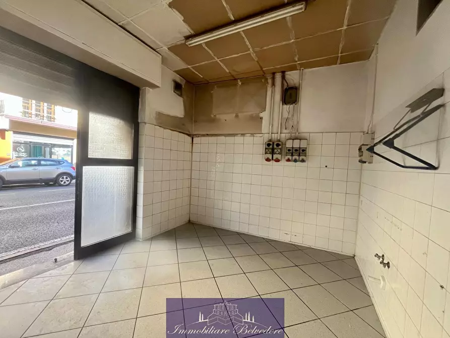 Immagine 9 di Locale commerciale in vendita  in Via Corbinaie a Scandicci