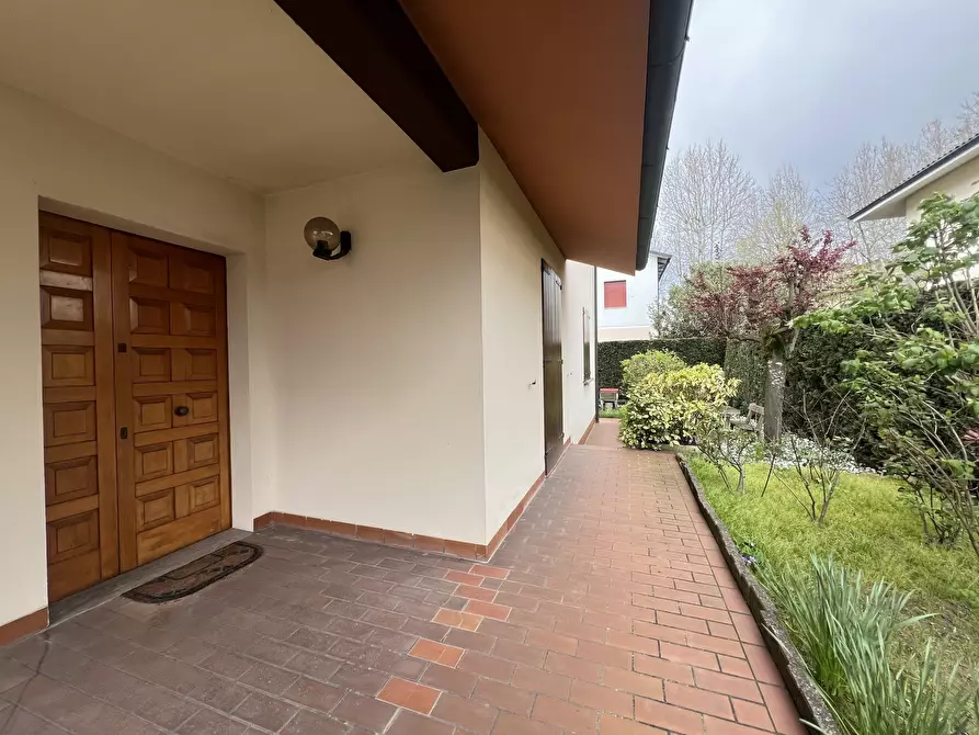 Immagine 4 di Villa in vendita  in Via Alessandro Volta 54 a Crevalcore