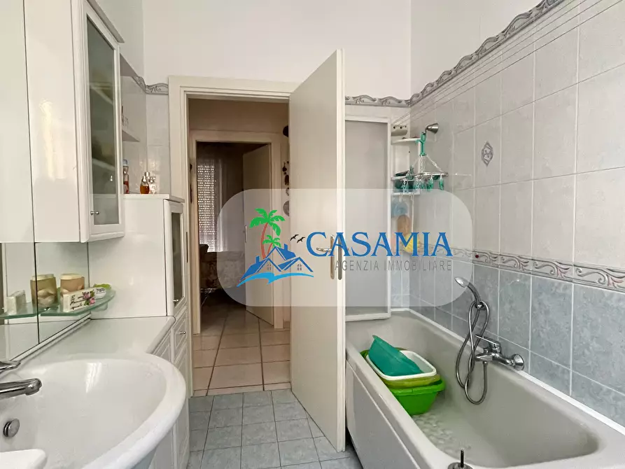 Immagine 15 di Pentalocale in vendita  in Via Montebello a San Benedetto Del Tronto