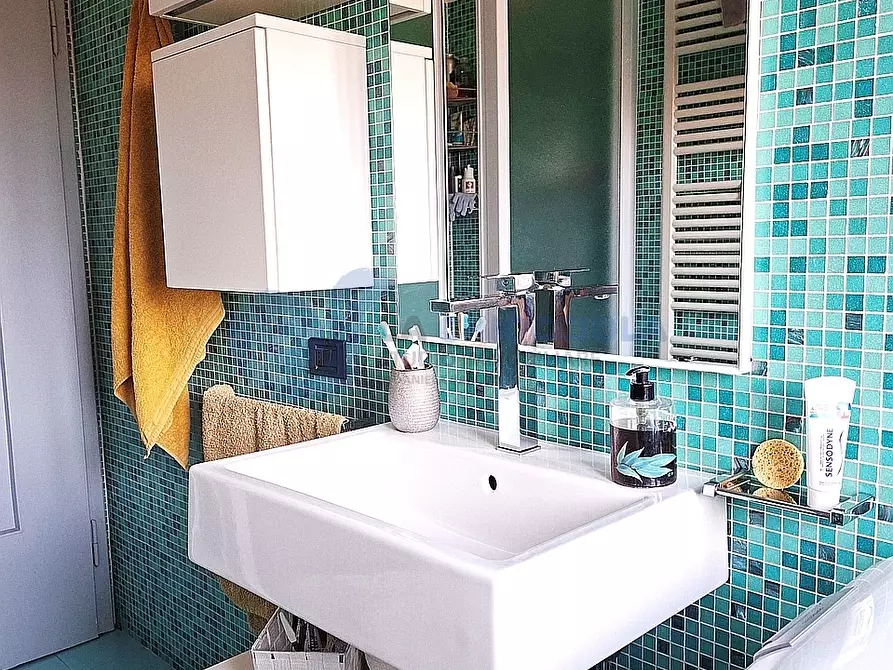 Immagine 24 di Trilocale in vendita  in Via Francesca Edera de Giovanni 16 a Bologna