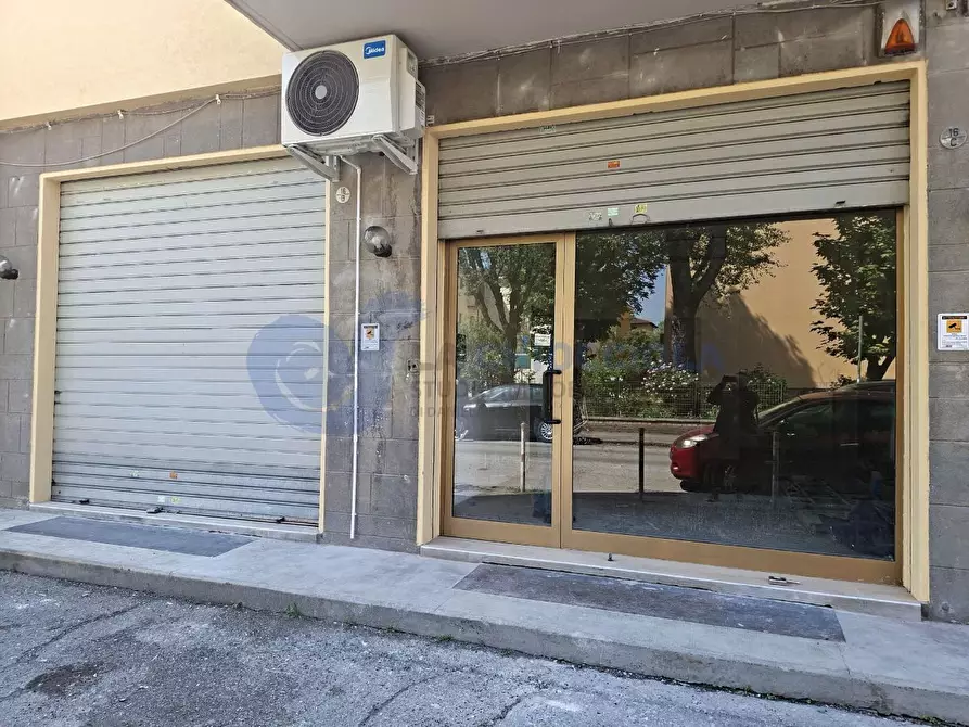 Immagine 2 di Locale commerciale in affitto  in Via F.E. De Giovanni a Bologna