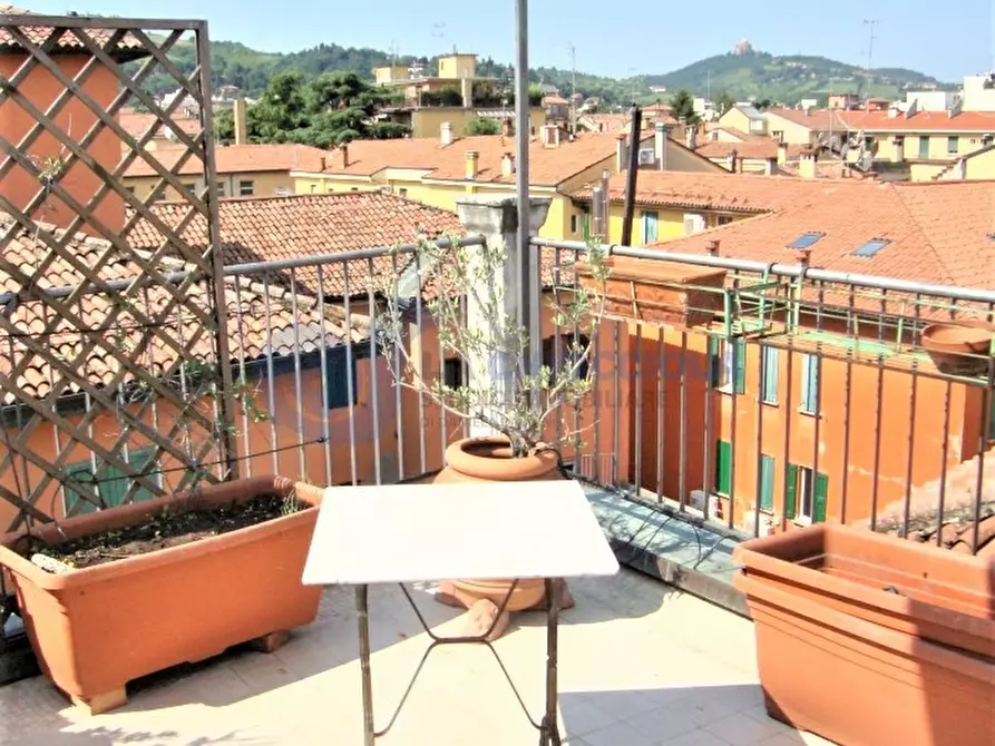 Immagine 6 di Attico in affitto  in Via del Pratello a Bologna