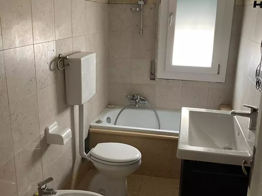 Immagine 20 di Trilocale in affitto  a Bologna