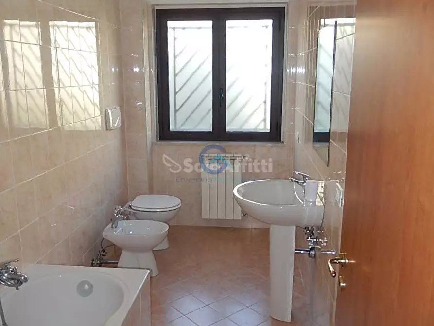 Immagine 6 di Ufficio in affitto  a Catanzaro