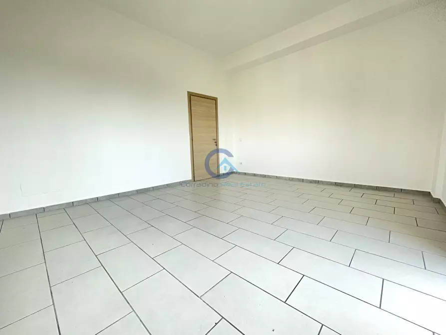 Immagine 9 di Ufficio in affitto  a Catanzaro