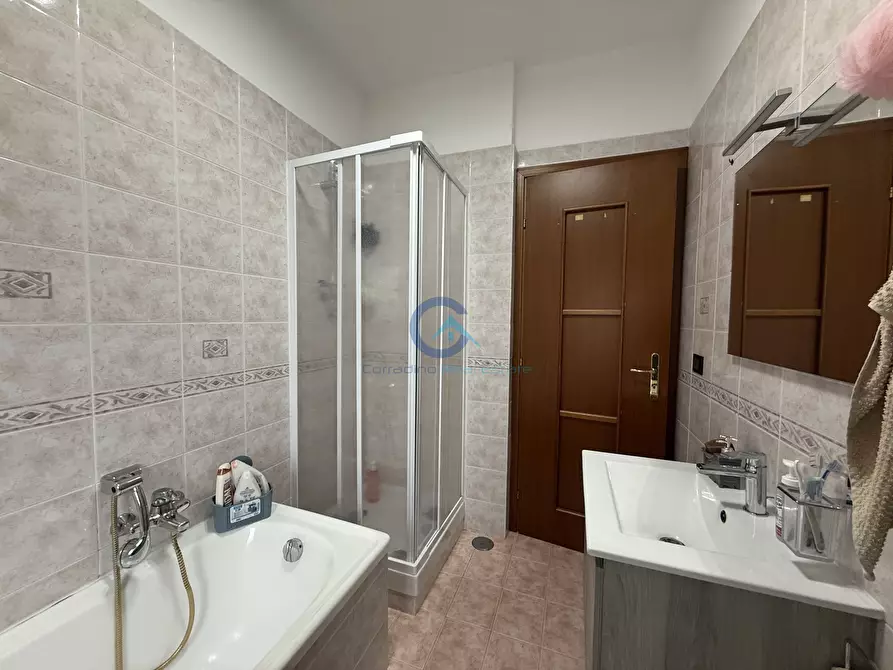 Immagine 13 di Trilocale in vendita  in Viale Magna Grecia 169 a Catanzaro