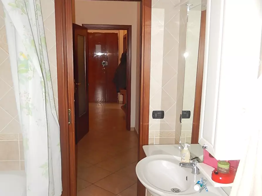 Immagine 10 di Stanza singola in affitto  a Catanzaro