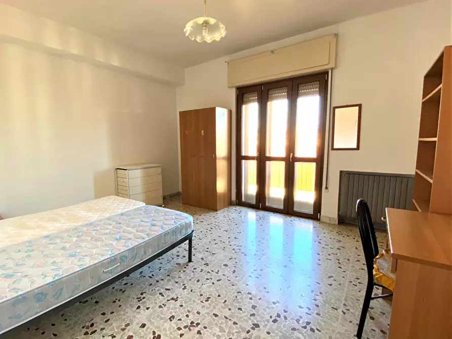 Immagine 5 di Stanza singola in affitto  a Catanzaro