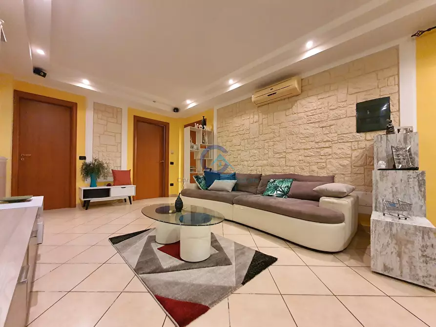 Immagine 1 di Trilocale in affitto  in Viale Fiume Mesima 39 a Catanzaro