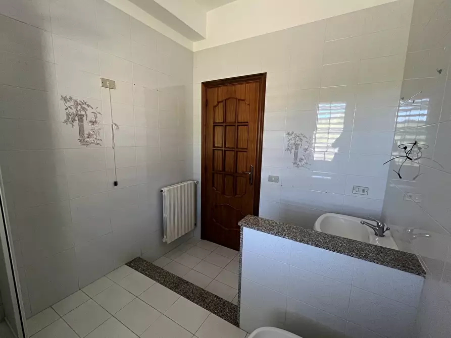 Immagine 17 di Pentalocale in affitto  a Catanzaro