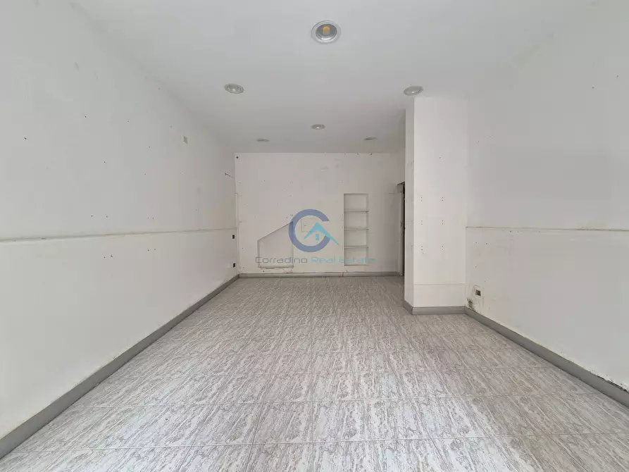 Immagine 3 di Locale commerciale in affitto  in Via Murano 7 a Catanzaro