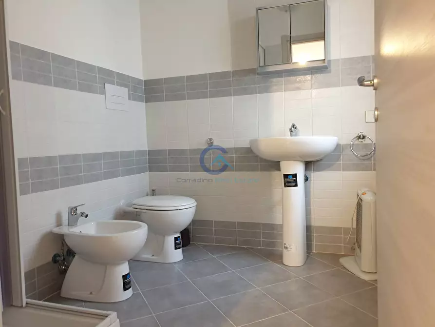 Immagine 19 di Pentalocale in affitto  a Catanzaro