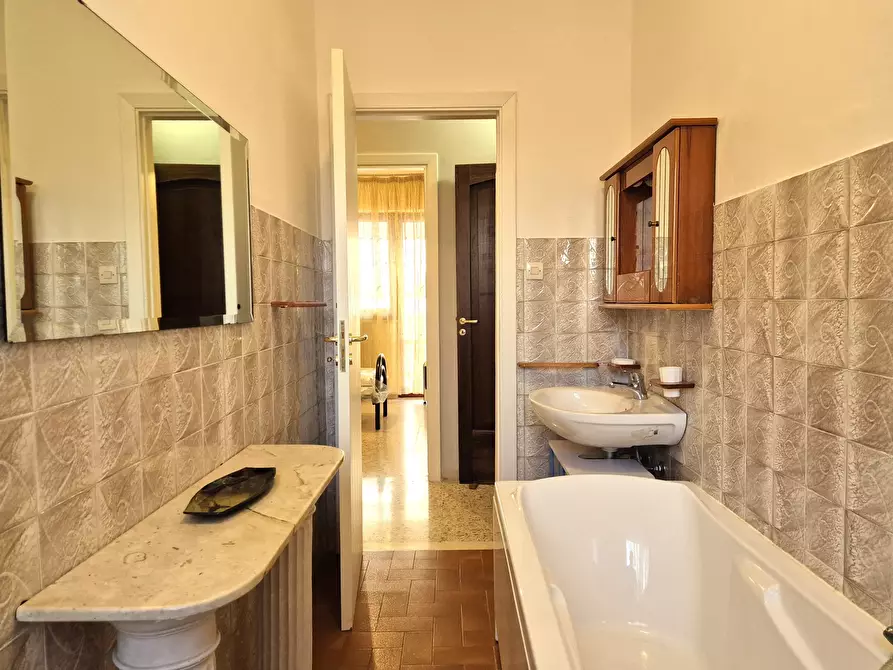 Immagine 13 di Stanza singola in affitto  a Catanzaro